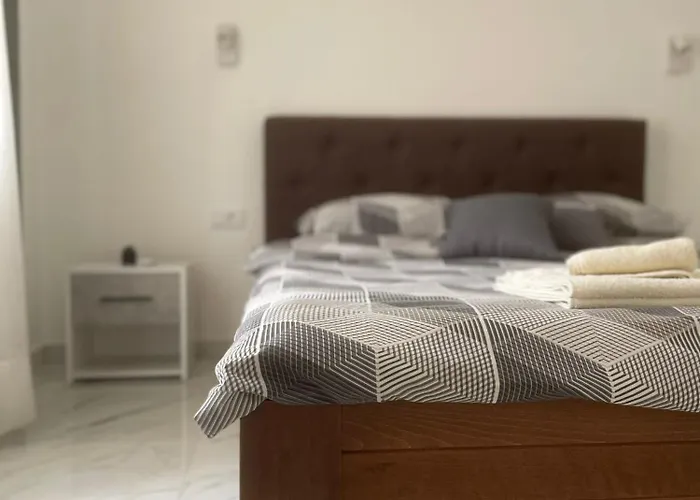 Iv Апартаменты *